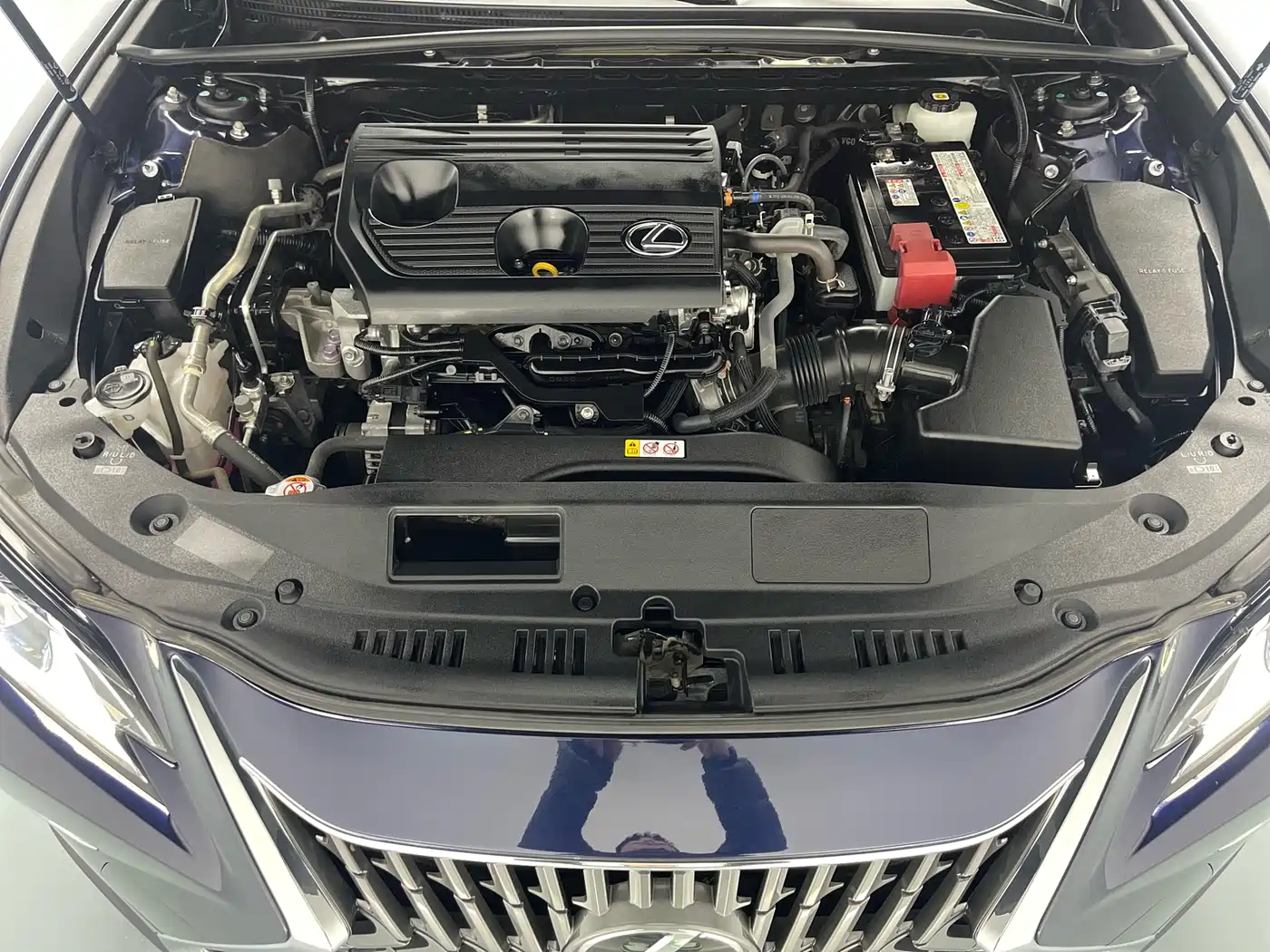 Lexus ES 2022 200 Excellence Edition фото 13
