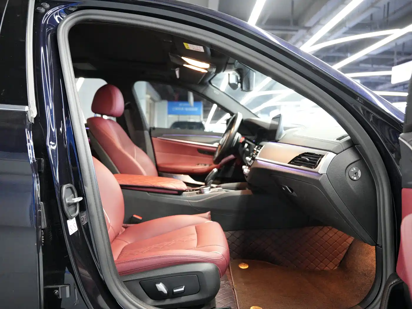 BMW 5 Series 2022 Facelift 530Li Leading M Sport Package фото 15