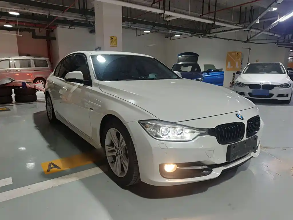 Photo 4 - BMW 3 Series