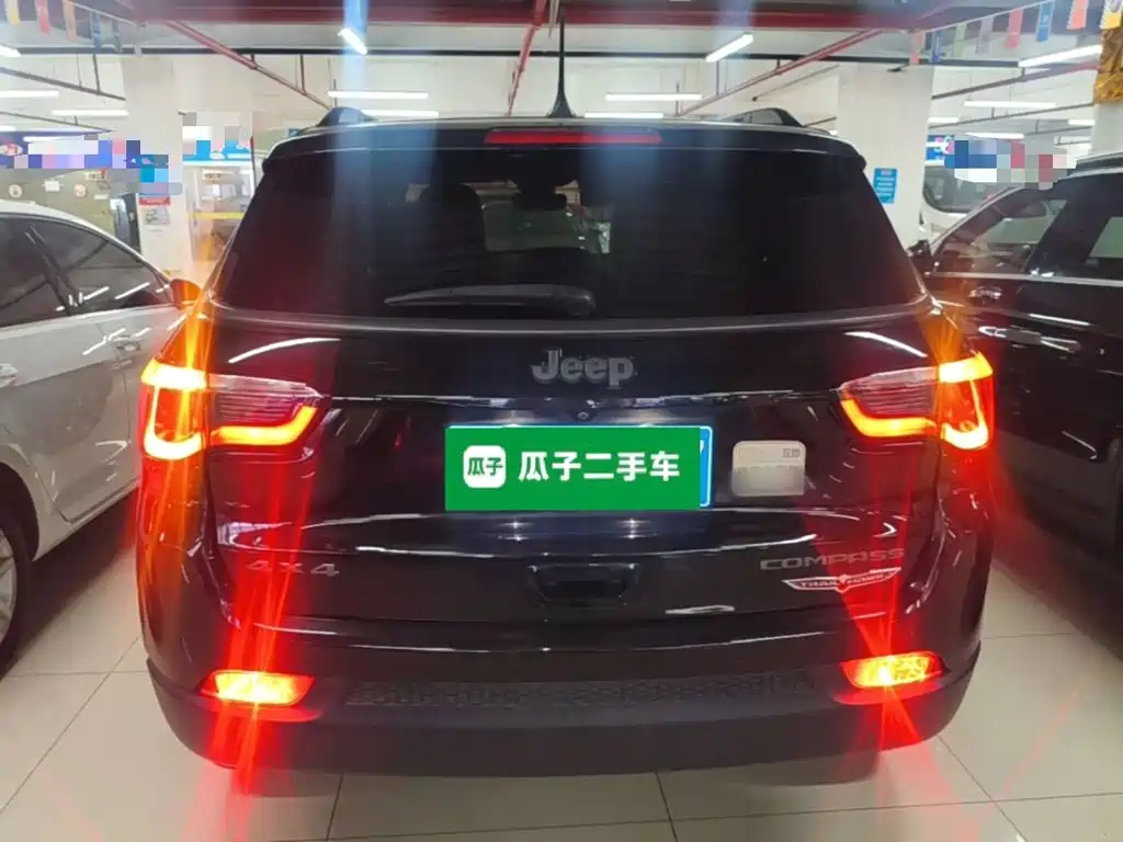 Фото 6 - Jeep Compass