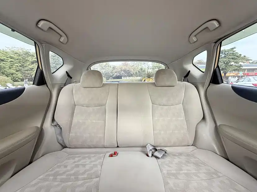 Photo 12 - Nissan Tiida