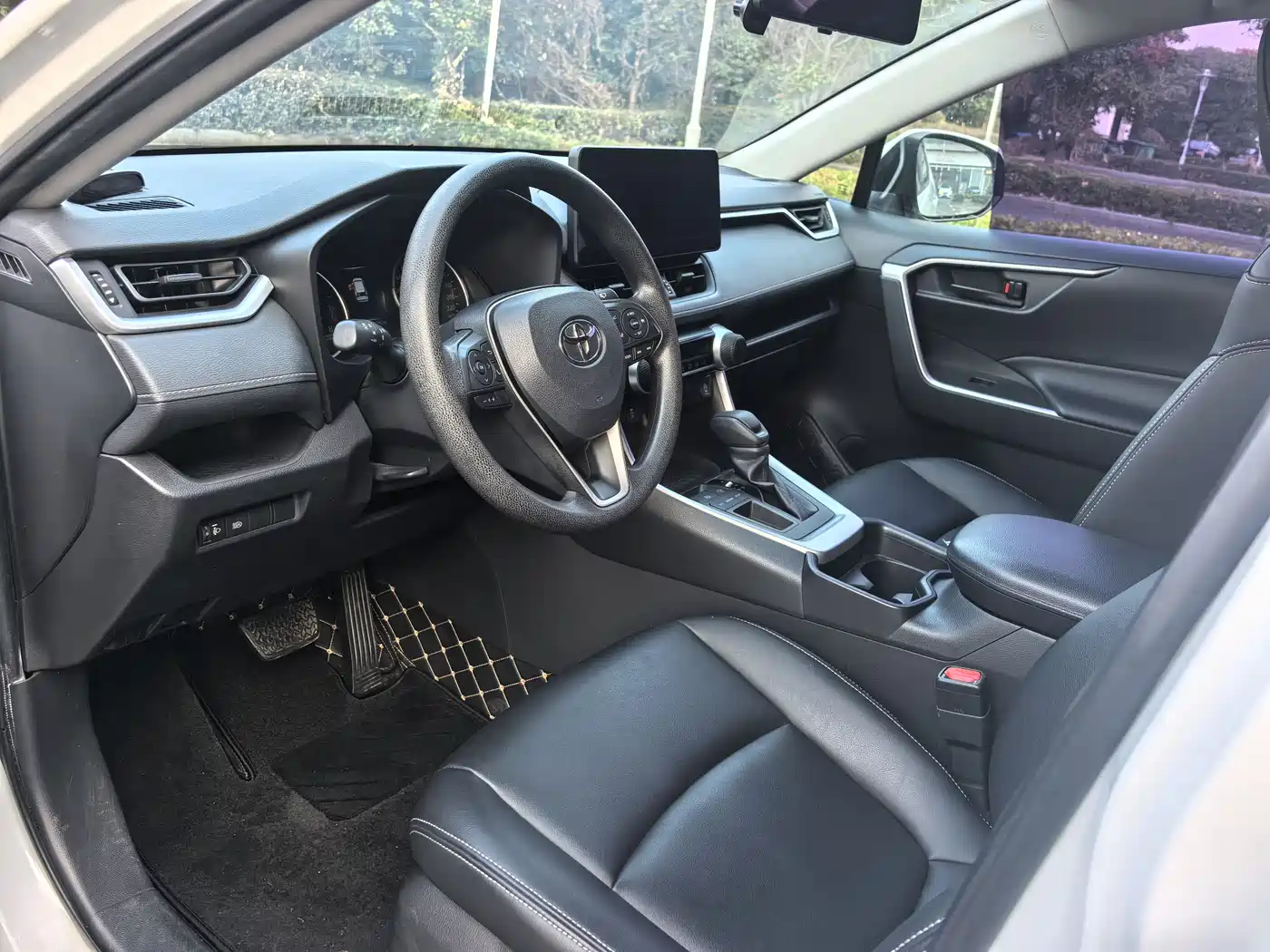 Toyota RAV4 Rongfang 2021 2.0L CVT 2WD Urban фото 7