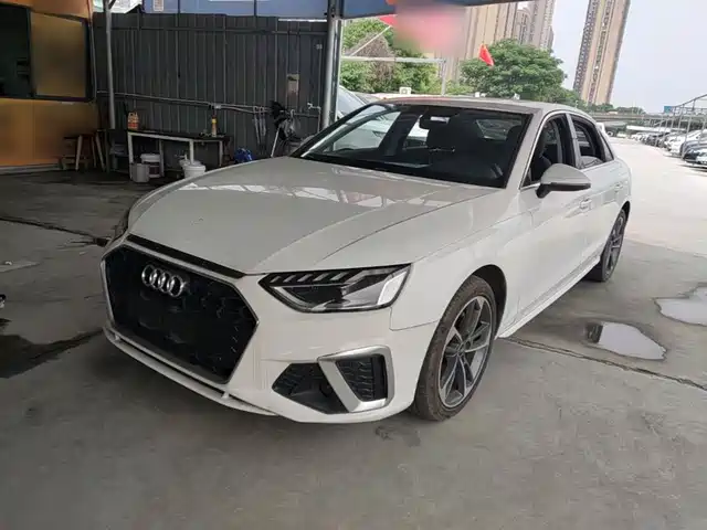 Audi A4L 40 TFSI, Стиль Драйв