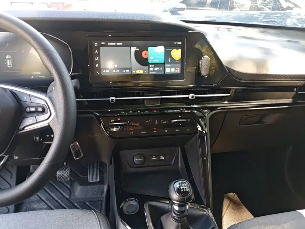Baojun RC-6 2020 2019 1.5T Manual 24-hour Online Elite