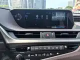 Фото 10 - Lexus ES