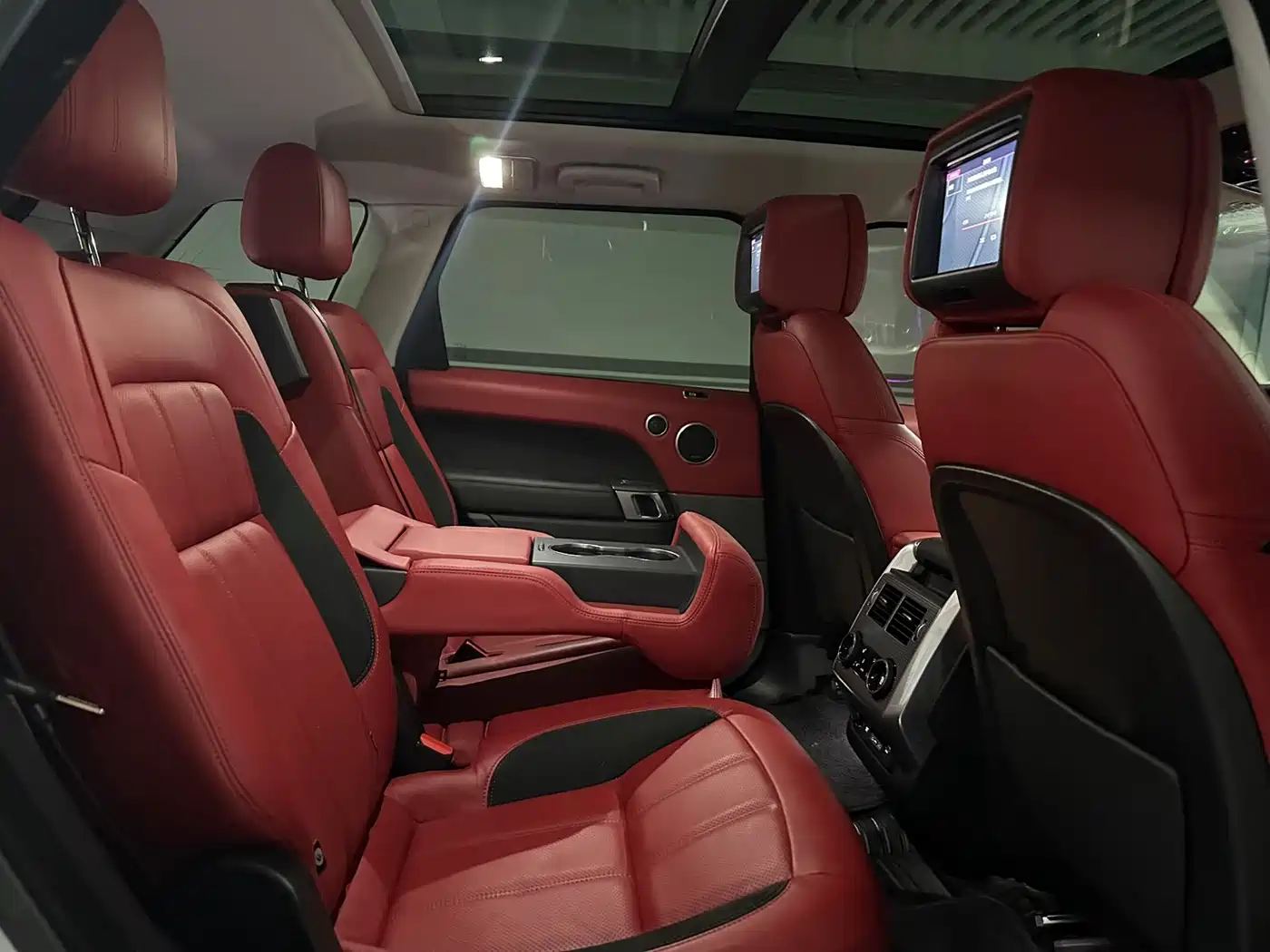 Land Rover Range Rover Sport 2021 3.0 L6 Gloss Black Edition фото 18