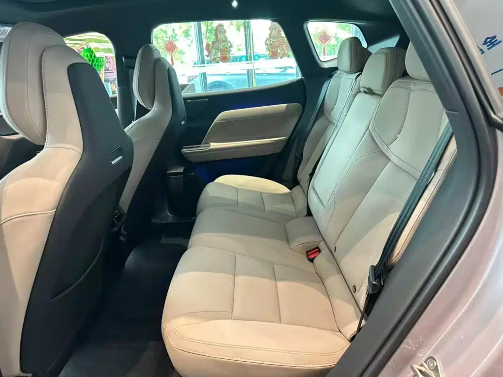 2026 Volvo XC70 Plug-in Hybrid