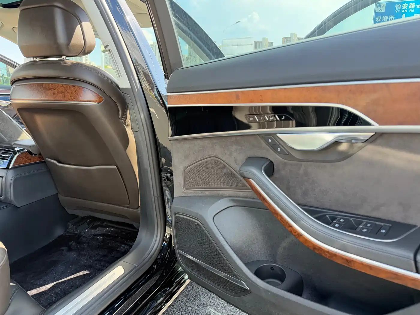 Audi A8 2018 A8L 55 TFSI quattro Luxury фото 17