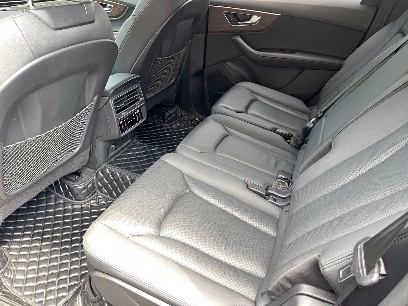 Photo 10 - Audi Q7