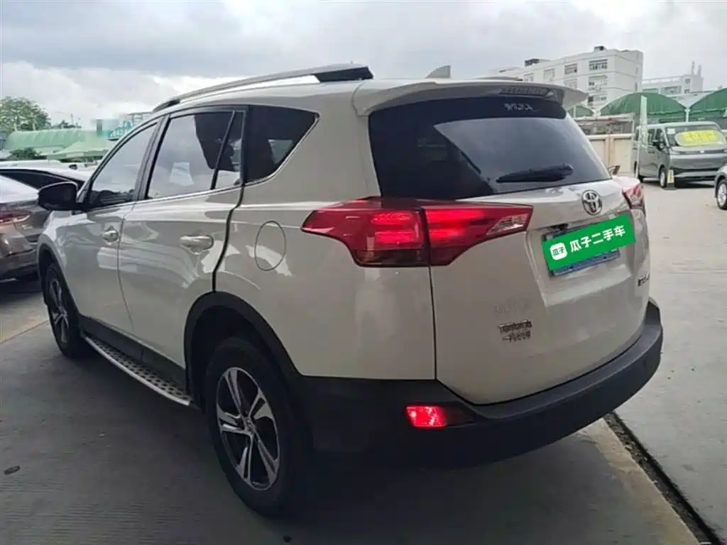 Toyota RAV4 Rongfang 2015 2.0L CVT 2WD Trend Edition фото 5