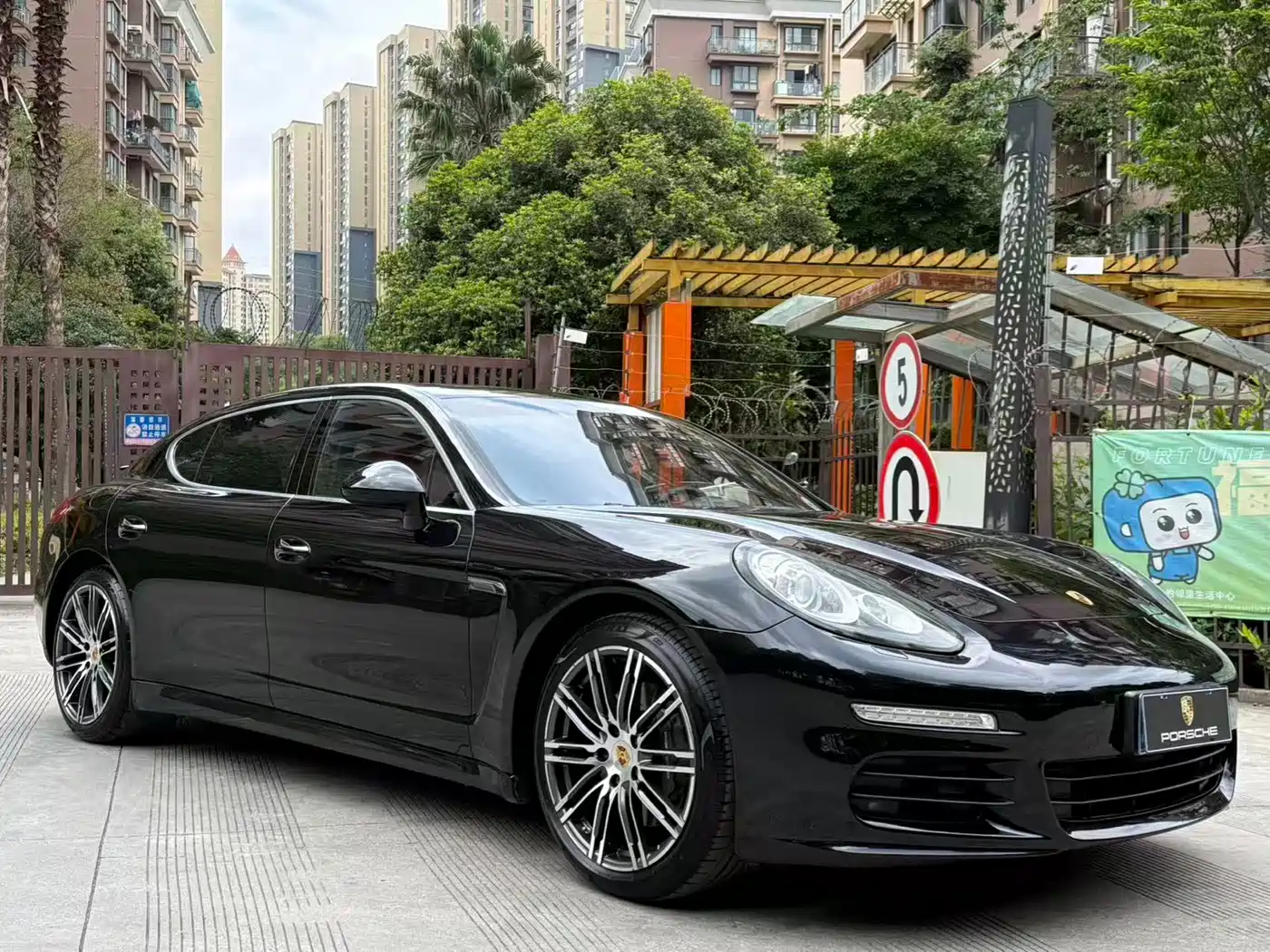 Porsche Panamera 2016 Panamera Executive Edition 3.0T фото 2