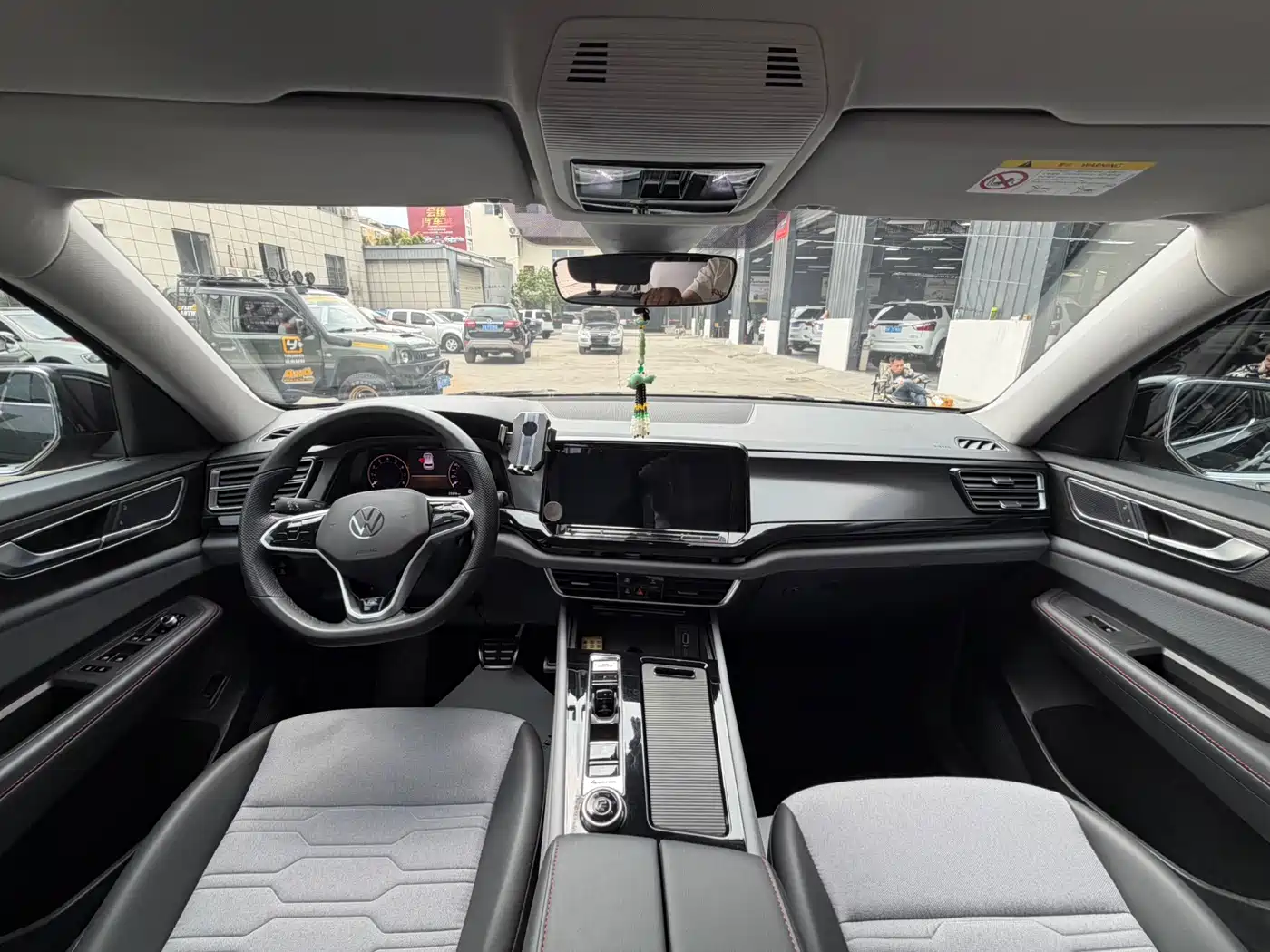 Volkswagen Tiguan X 2022 380TSI 4WD Flagship Edition фото 9