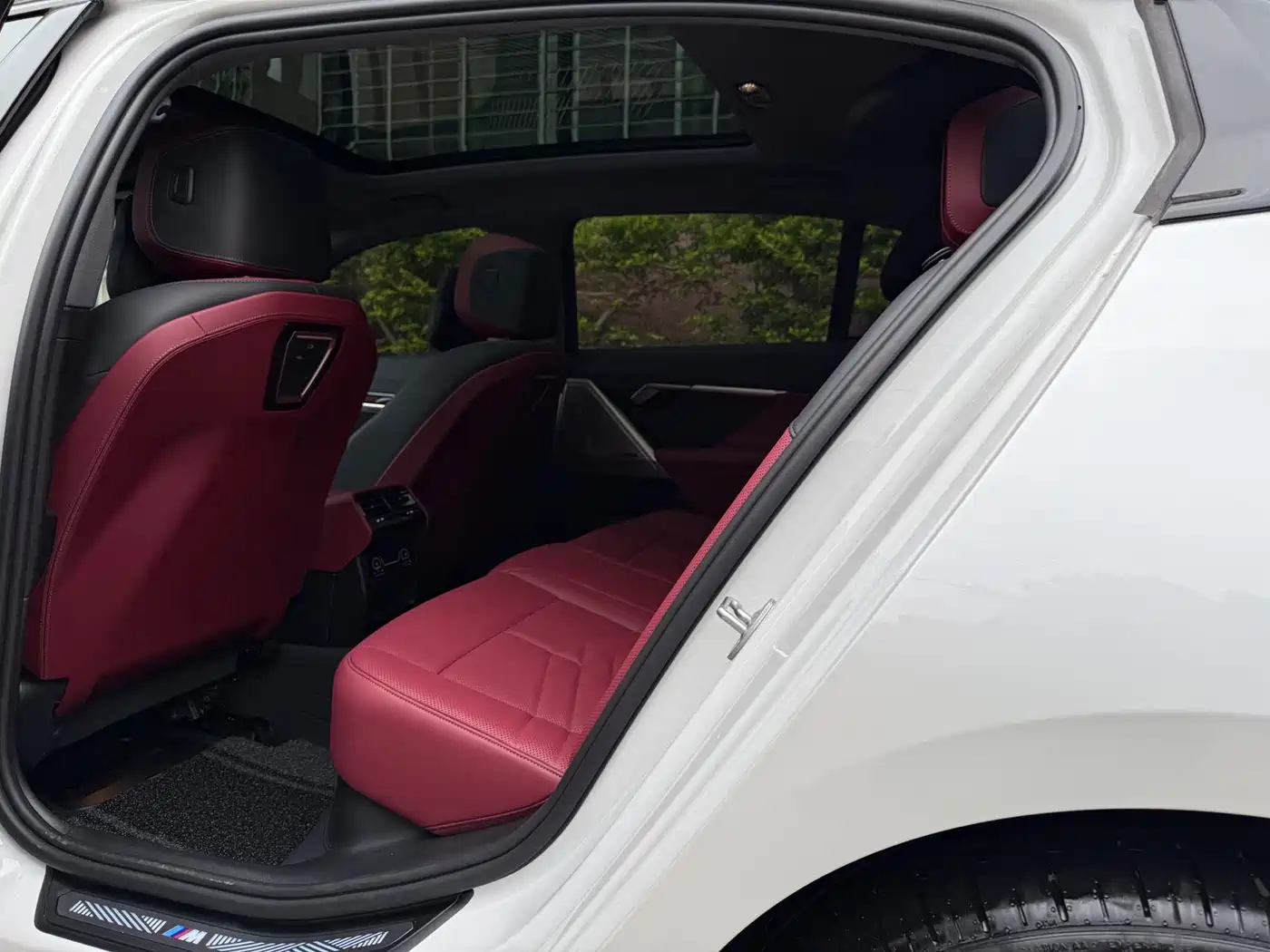 BMW 5 Series 2025 530Li Premium M Sport Package фото 8