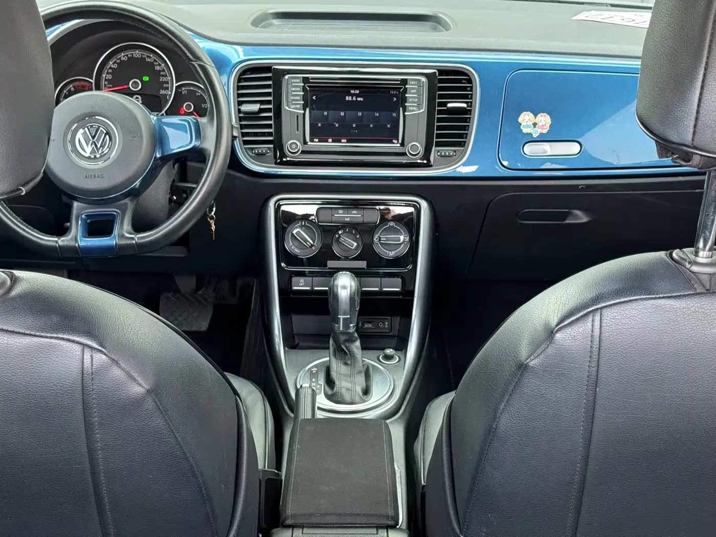 Volkswagen Beetle 2018 180TSI Easy Joy Edition фото 16