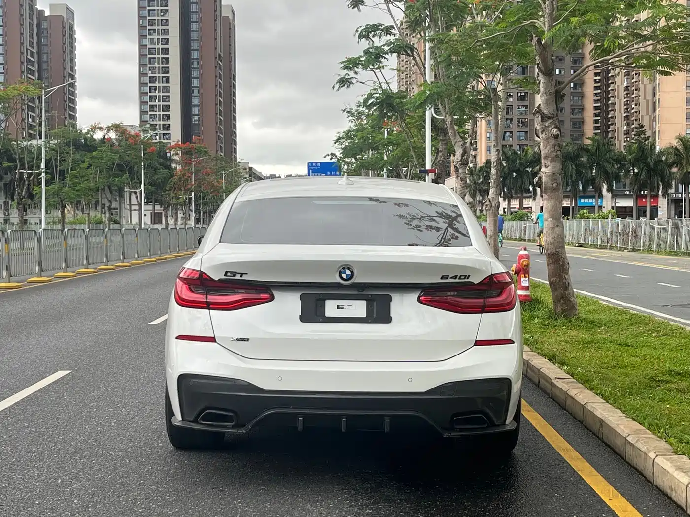 BMW 6 Series GT 2018 640i xDrive M Sport Package фото 6