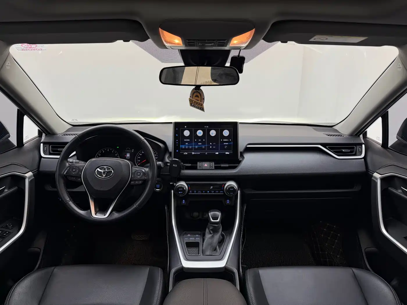 Toyota Wildlander 2021 2.0L CVT 2WD Luxury Edition фото 13