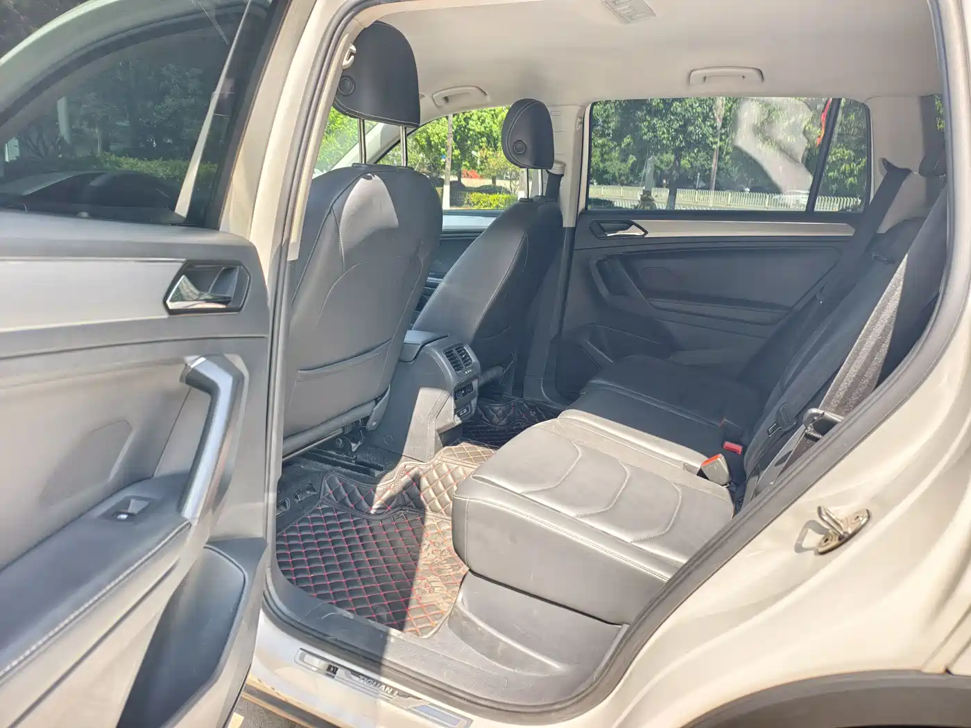Volkswagen Tiguan L 2017 330TSI Automatic 2WD Comfort Edition фото 8