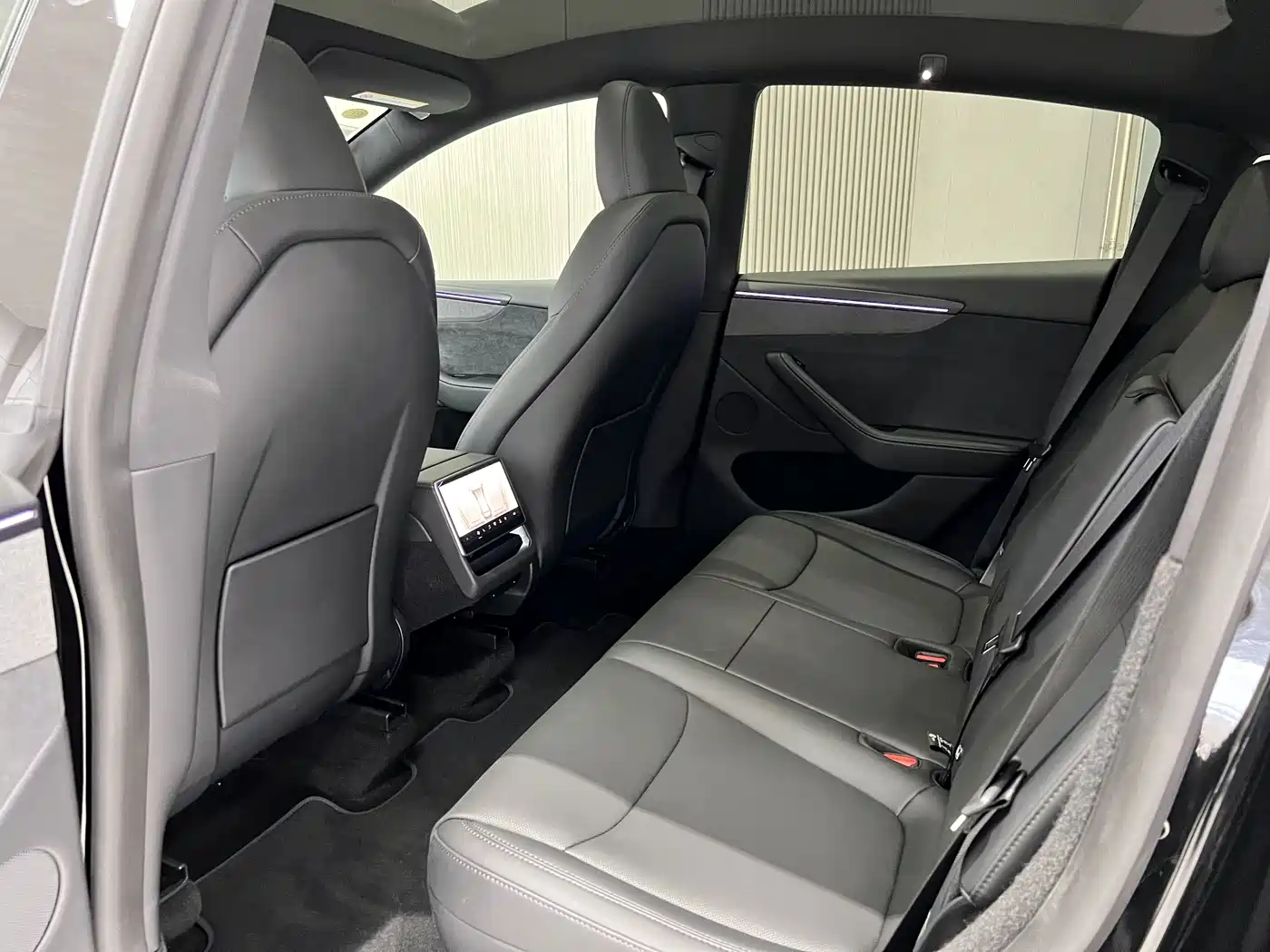 Tesla Model Y 2026 2025 Long Range All-Wheel Drive