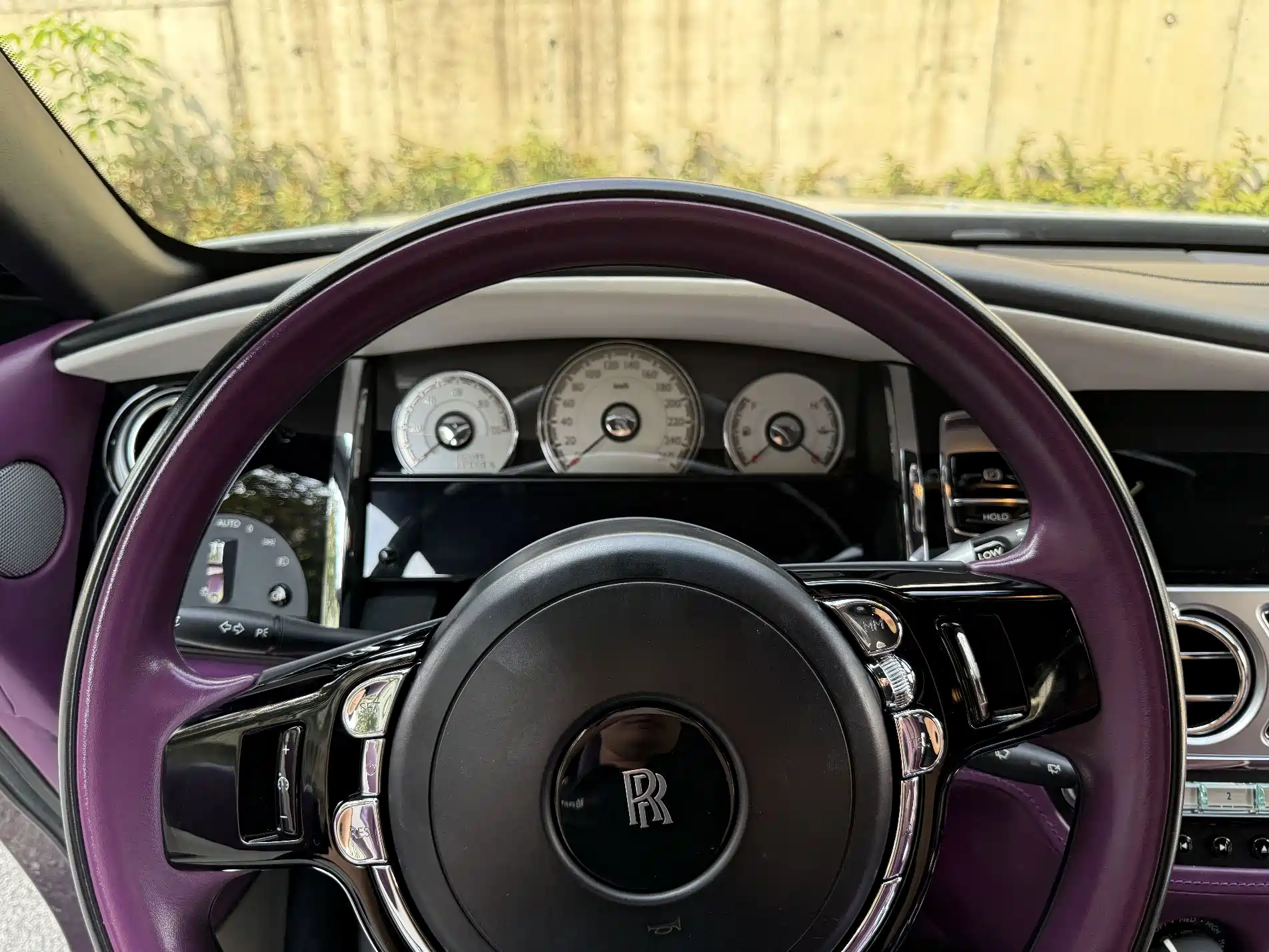Фото 17 - Rolls-Royce Wraith