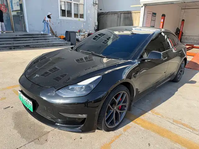 Tesla Model 3 2023