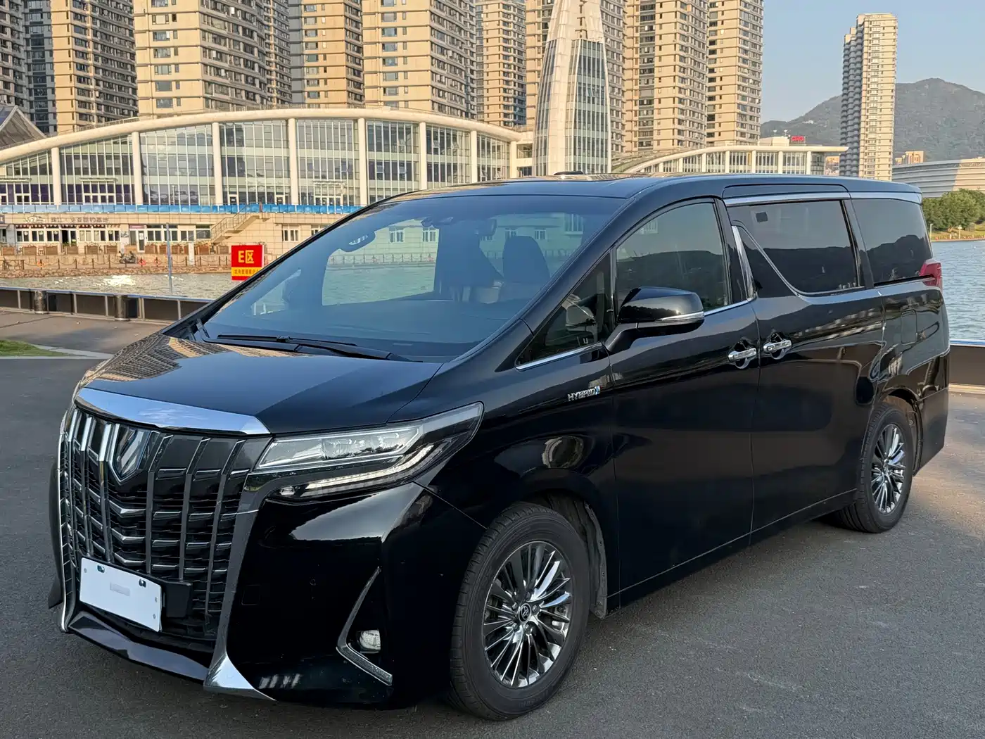 Toyota Alphard 2019 — пригон из Китая