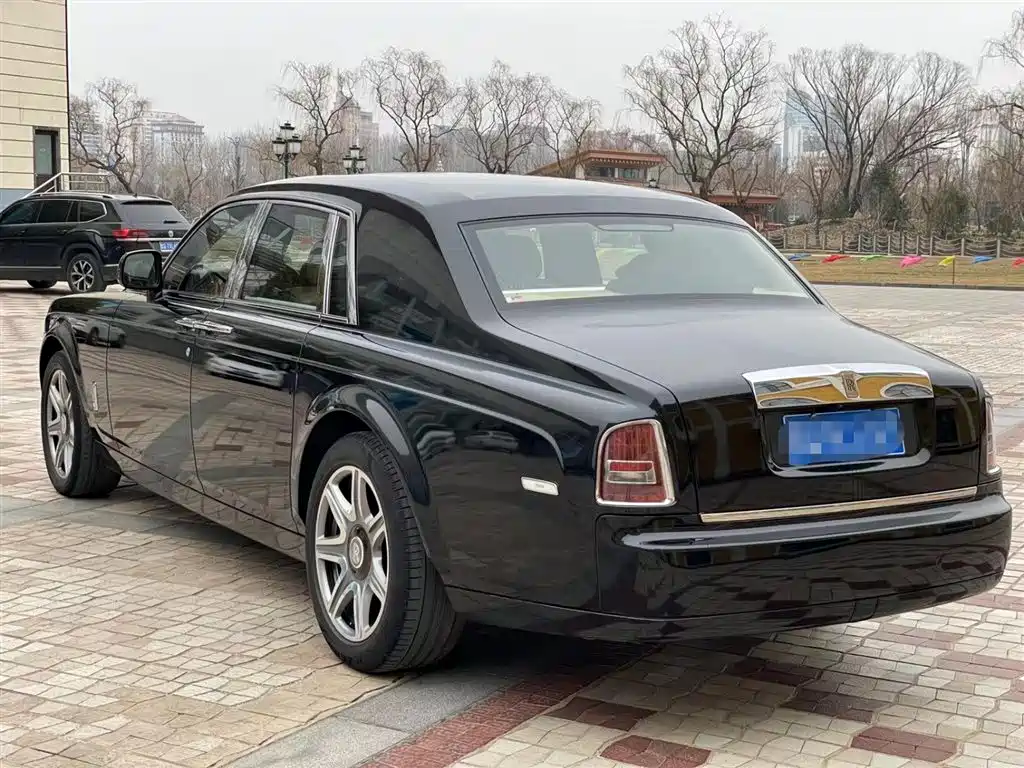 Photo 3 - Rolls-Royce Phantom