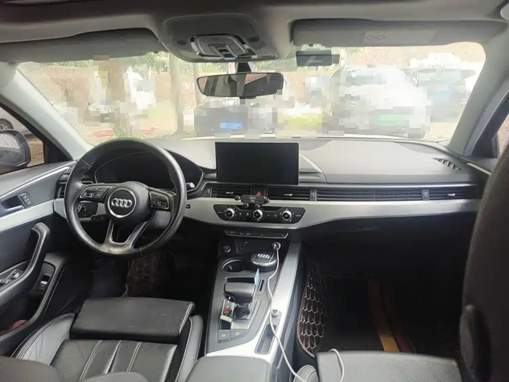 Photo 12 - Audi A4L