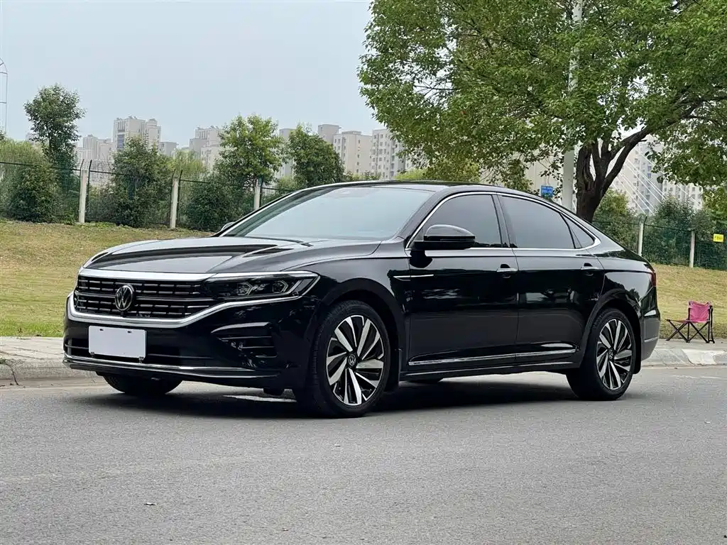 Photo 2 - Volkswagen Passat
