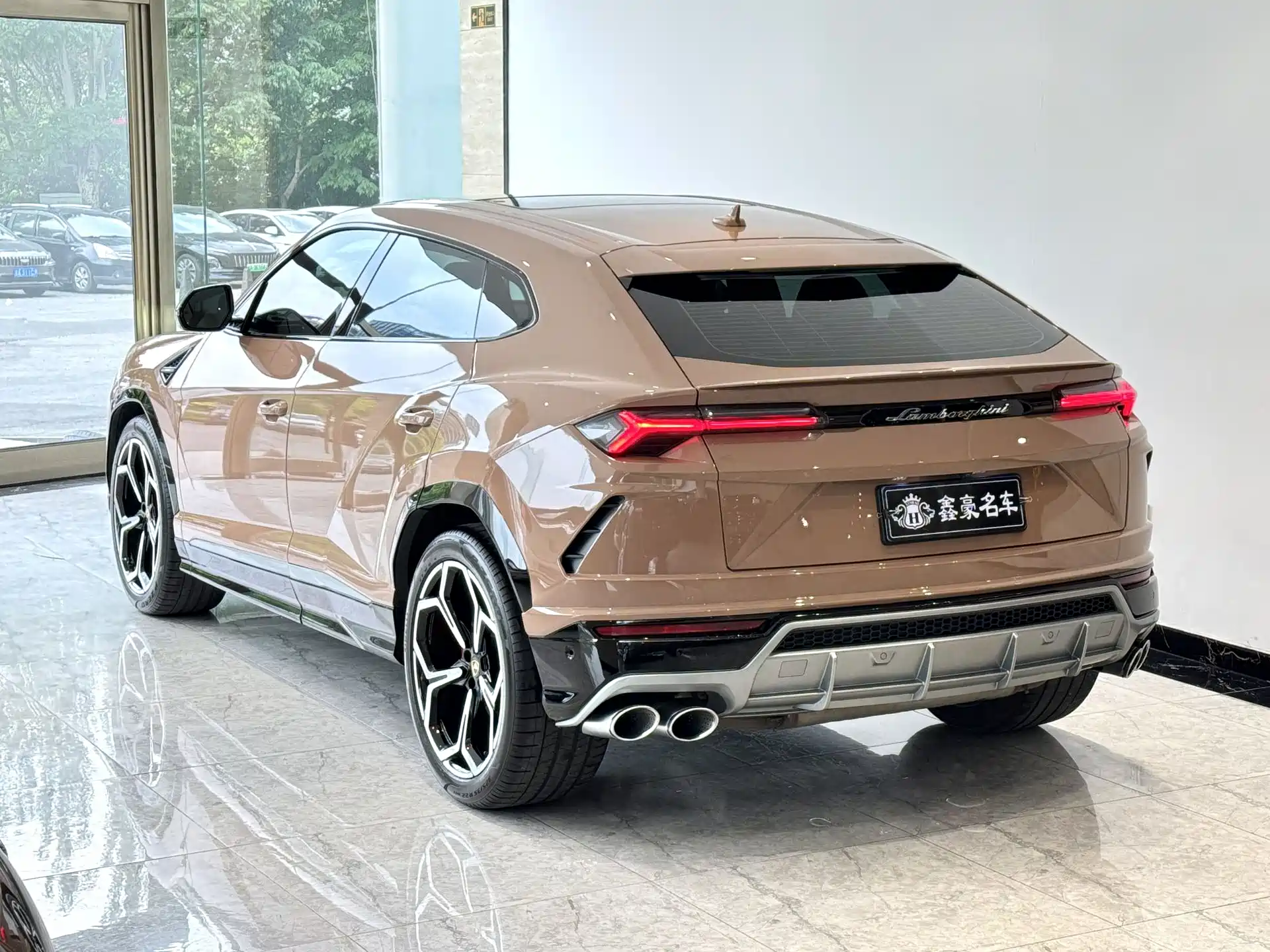 Фото 30 - Lamborghini Urus