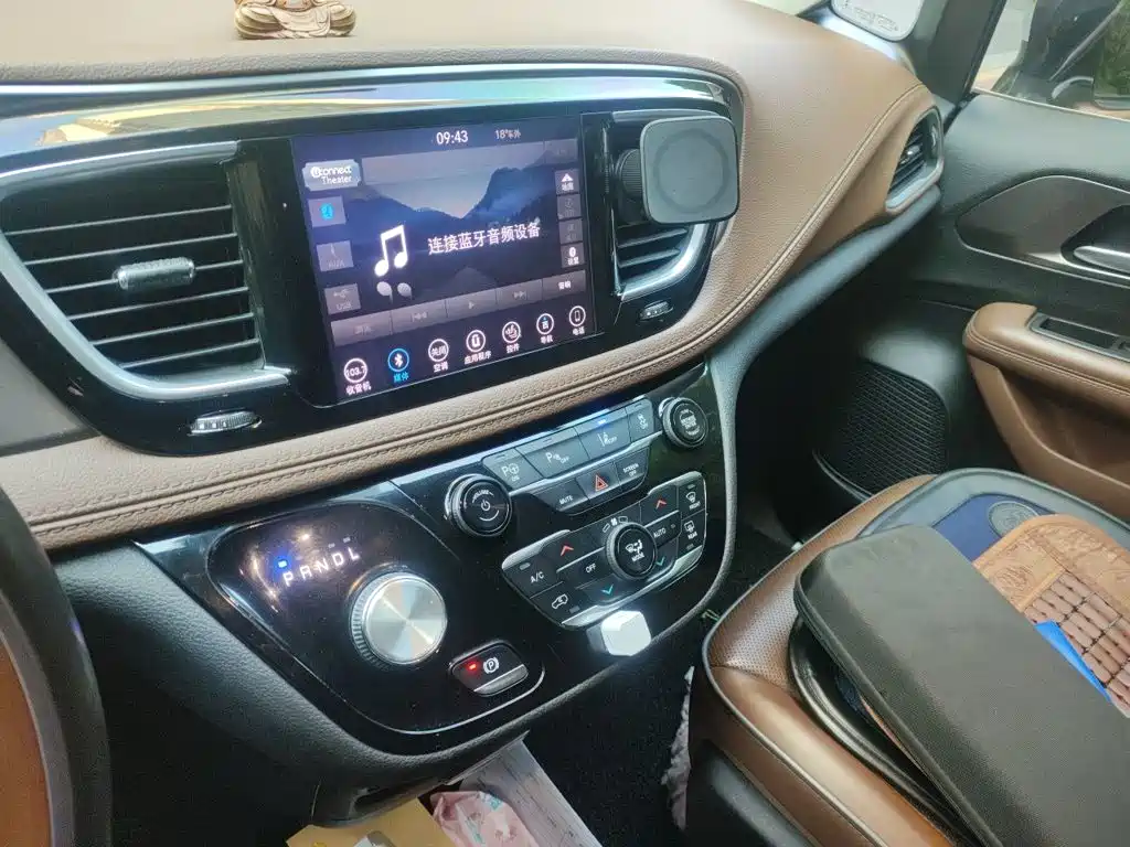 Фото 9 - Chrysler Pacifica