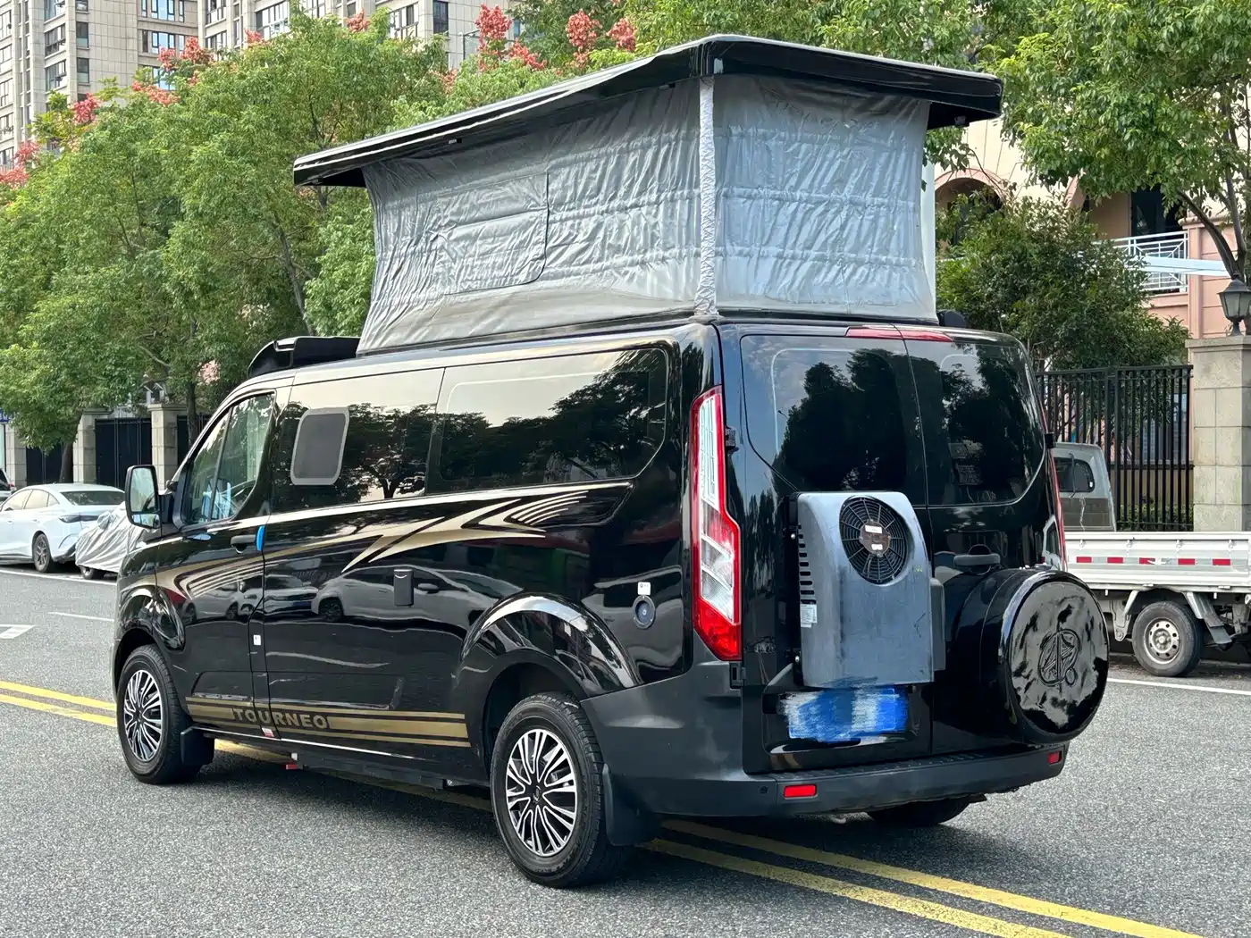 Ford Transit 2023 2022 2.0T Gasoline Automatic Multi-purpose Commercial Vehicle Medium Wheelbase Low Roof Dual-opening Tailgate China VI