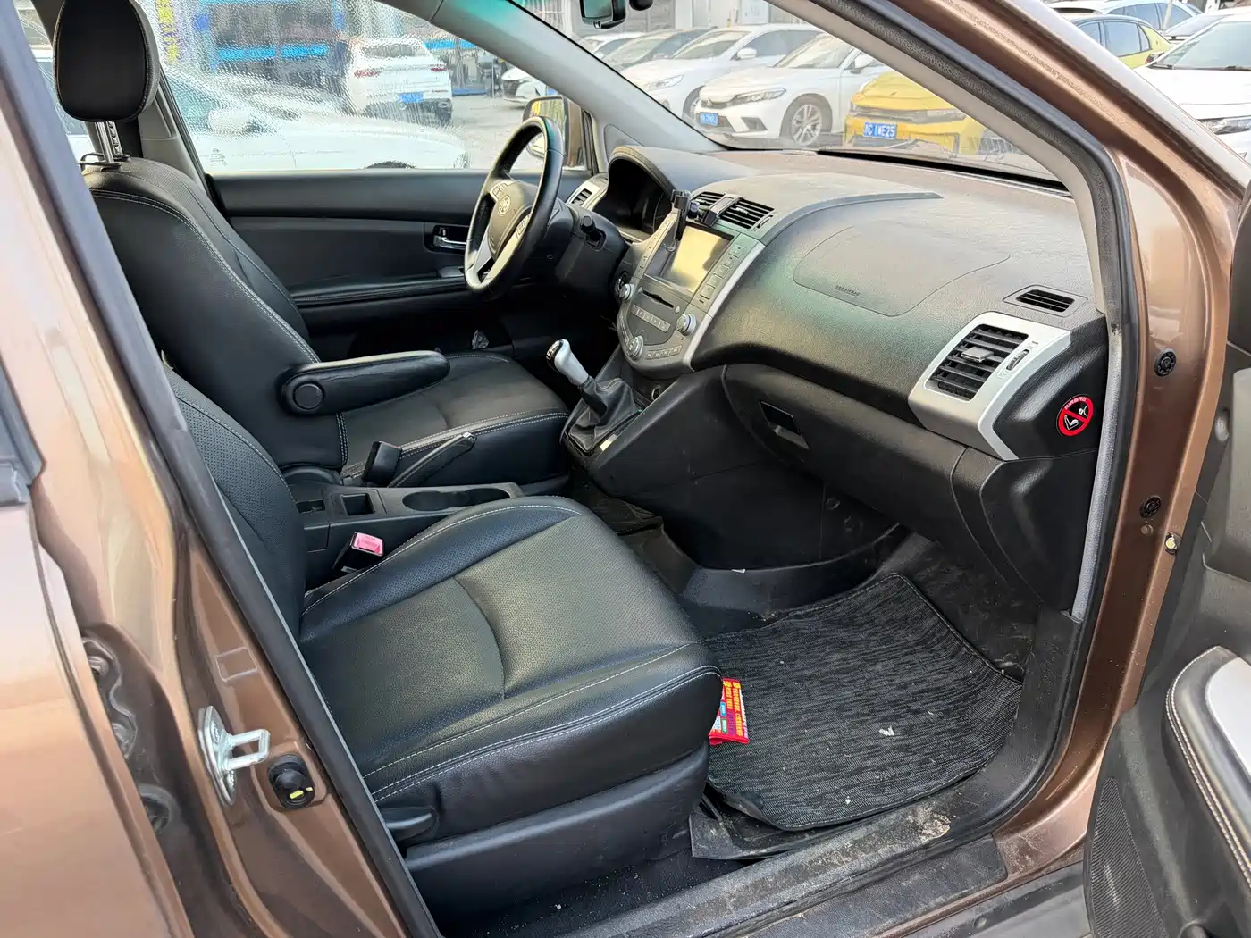 BYD S6 2014 2014 Model 2.0L Manual Exclusive 5-Seater