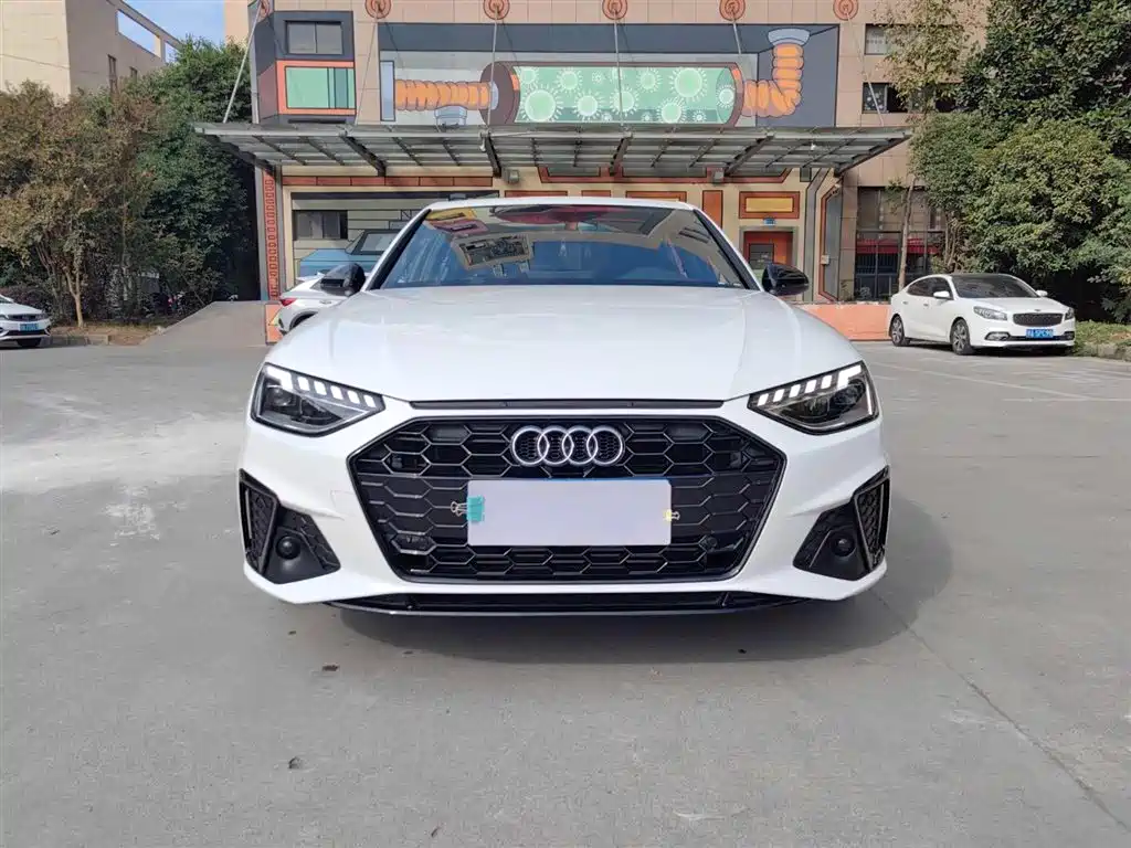 Audi A4L 2023 40 TFSI Luxury Sport фото 2