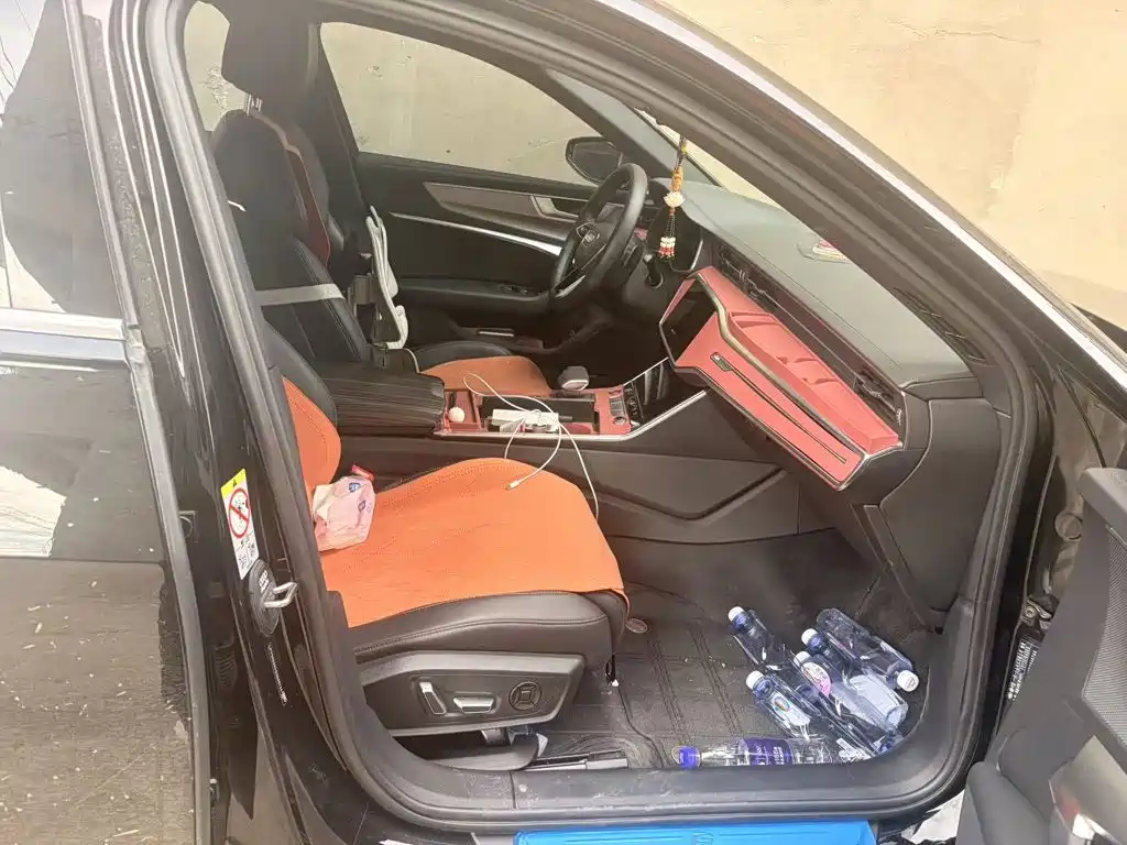 Photo 5 - Audi A6L