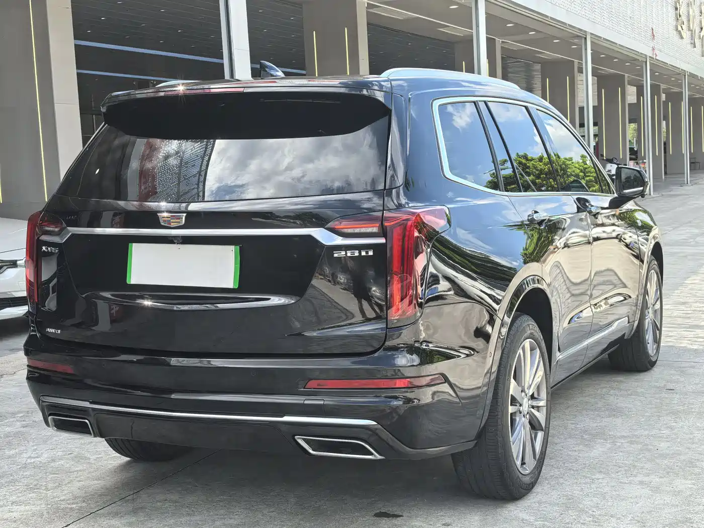 Фото 11 - Cadillac XT6