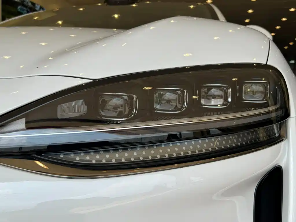 Фото 8 - Zhijie Luxeed R7