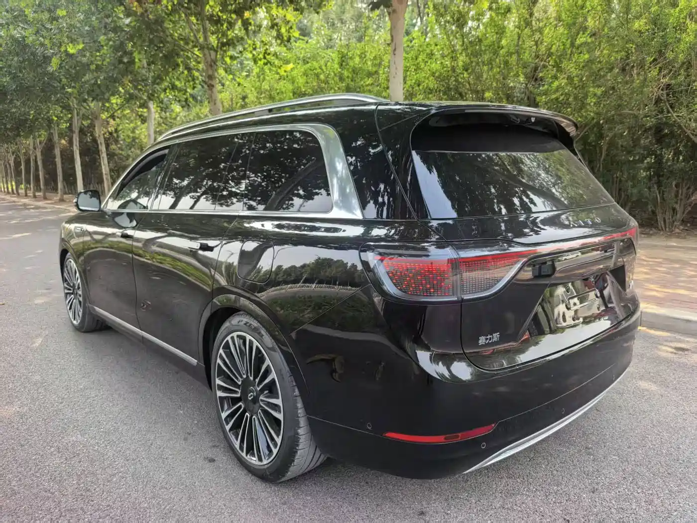Aito M9 2024 2024 Extended Range Ultra 42kWh 6-Seater