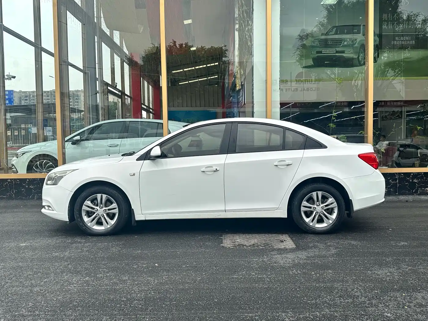 Chevrolet Cruze 2015 1.5L Classic SE AT фото 4