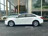 Фото 4 - Chevrolet Cruze