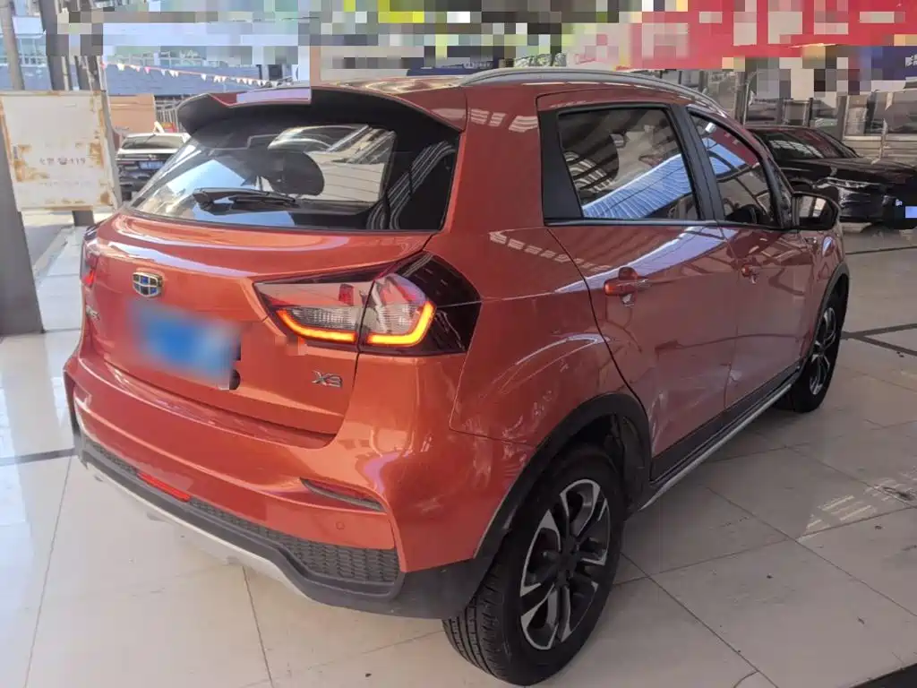 Фото 7 - Geely Vision X3