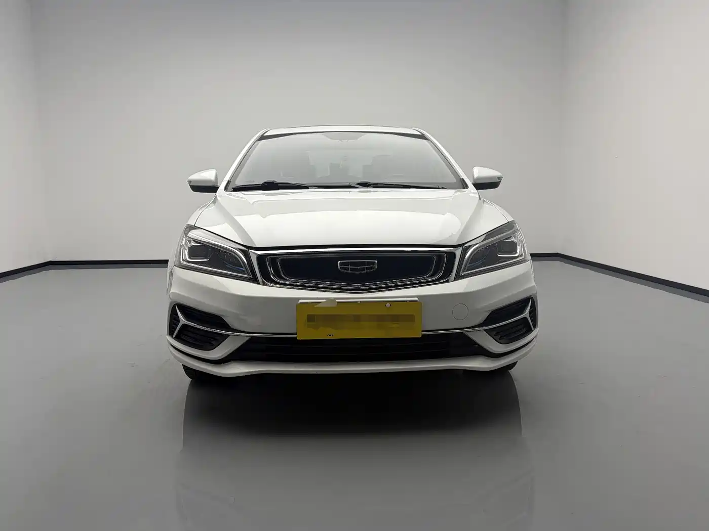 Фото 2 - Geely Emgrand