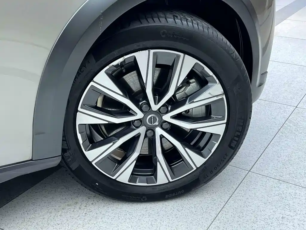 Фото 6 - Volvo V90