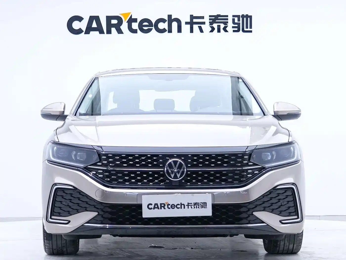 Volkswagen Passat 2022 330TSI Starlight Elite Edition фото 3