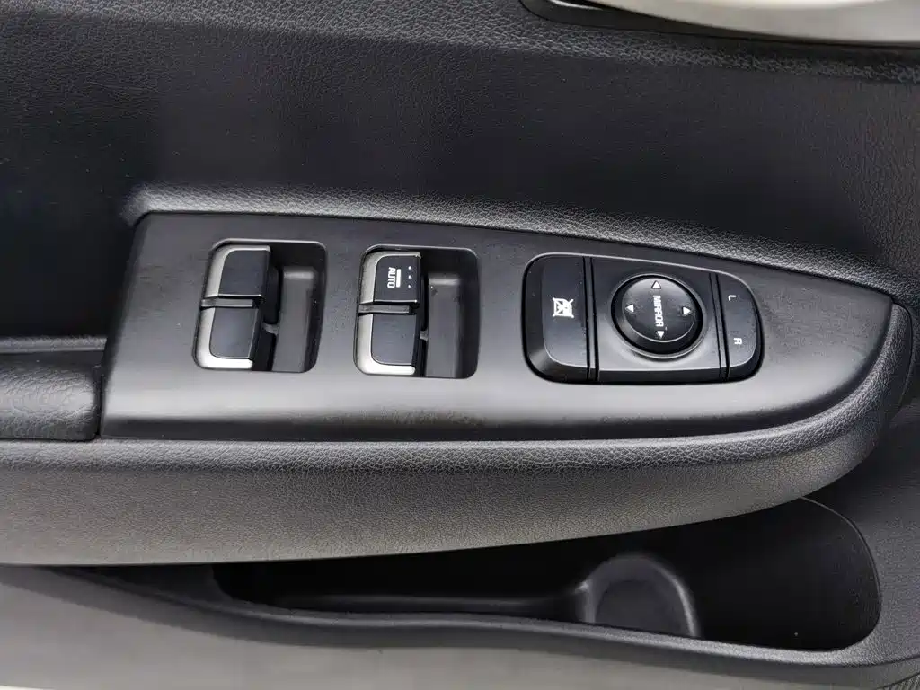 Kia K2 2017 2017 Sedan 1.4L MT GLS