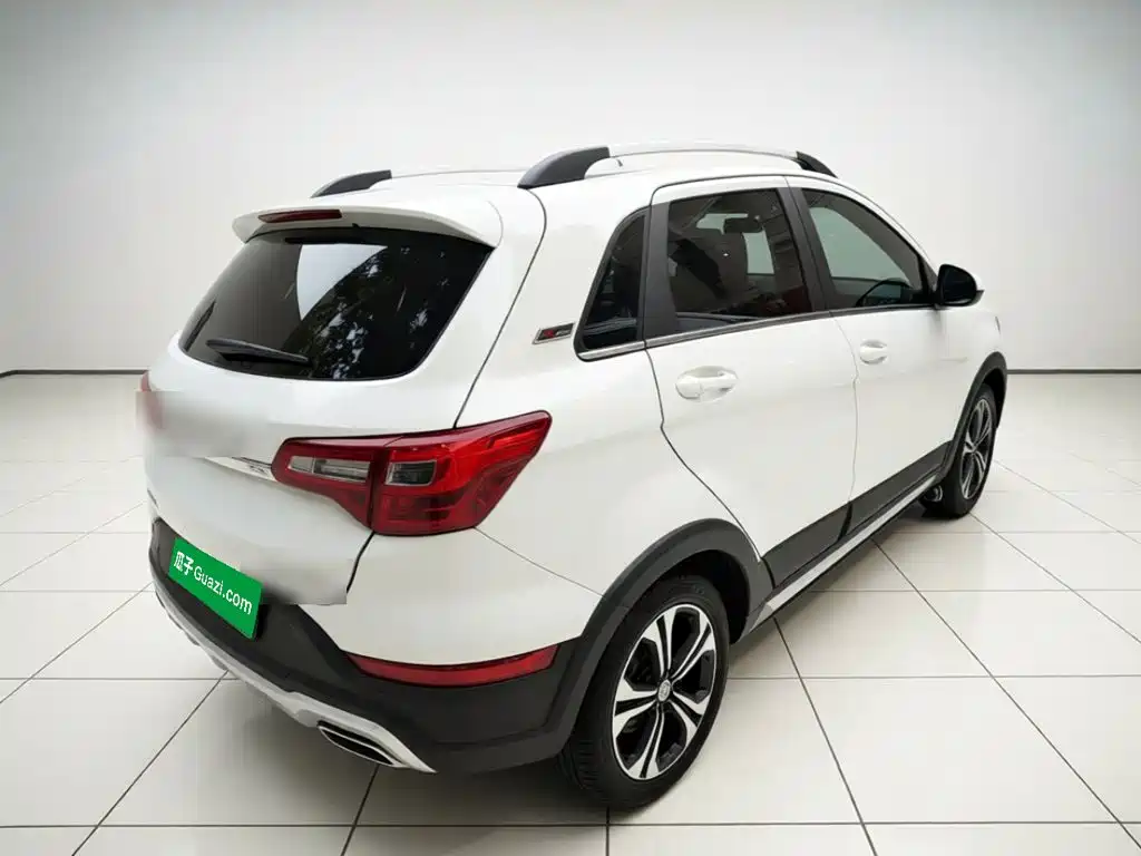 BAIC Senova X25 2016 2015 1.5L Automatic Luxury