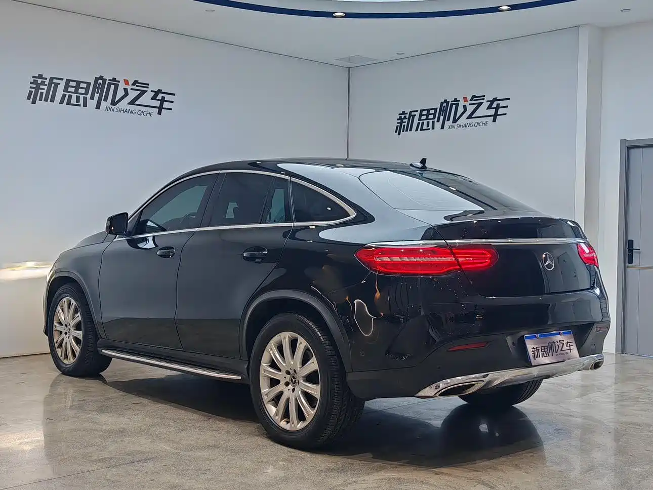 Mercedes-Benz GLE Coupe 2018 GLE 320 4MATIC Coupe SUV фото 6
