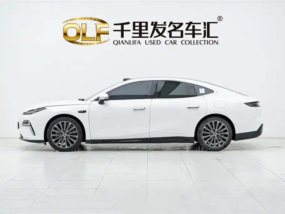 Geely Galaxy Galaxy Xingyao 8 2025 130km EM-P Starship Edition фото 7