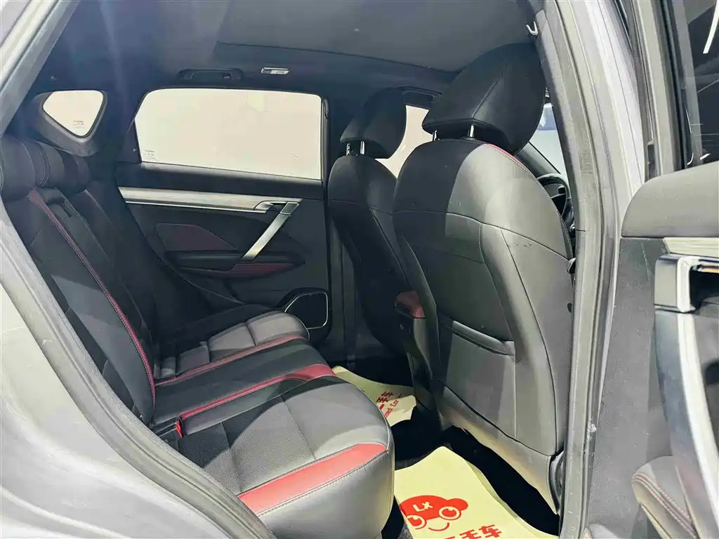 Фото 28 - Geely Coolray