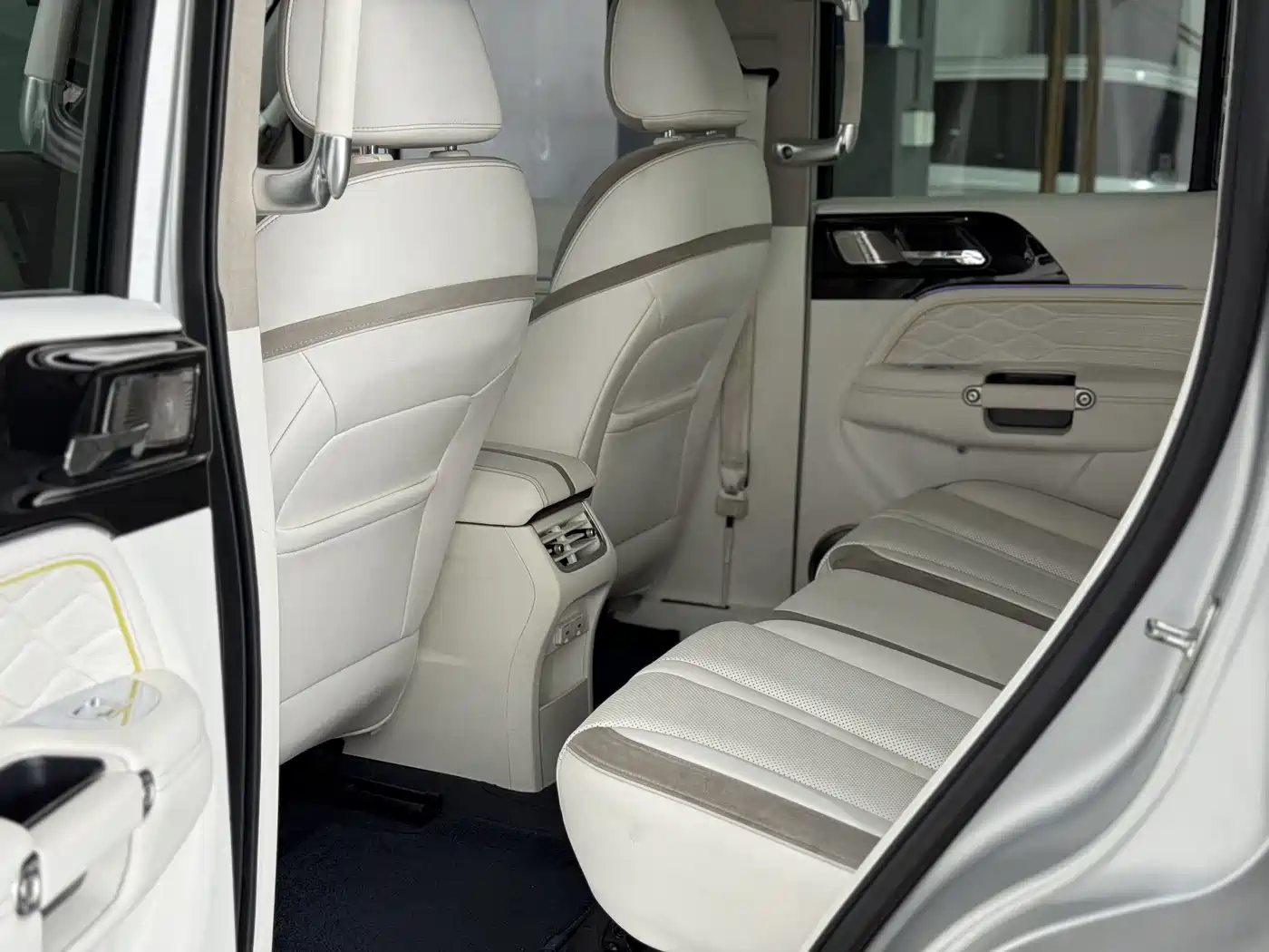 TANK CO CREATION TANK 300