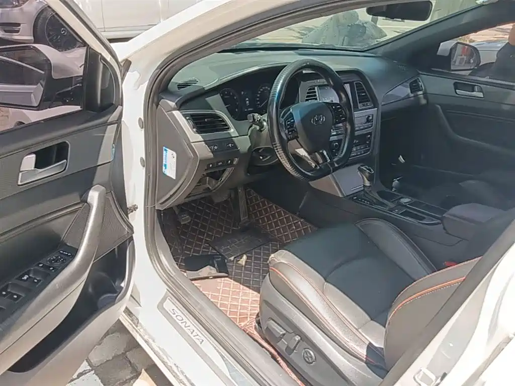 HYUNDAI SONATA
